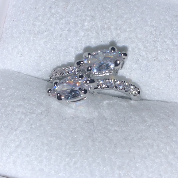 🧿2/$15🧿 NWT/NIB Clear Quartz Dual Snake🐍Silver Ring 7 - Picture 3 of 17